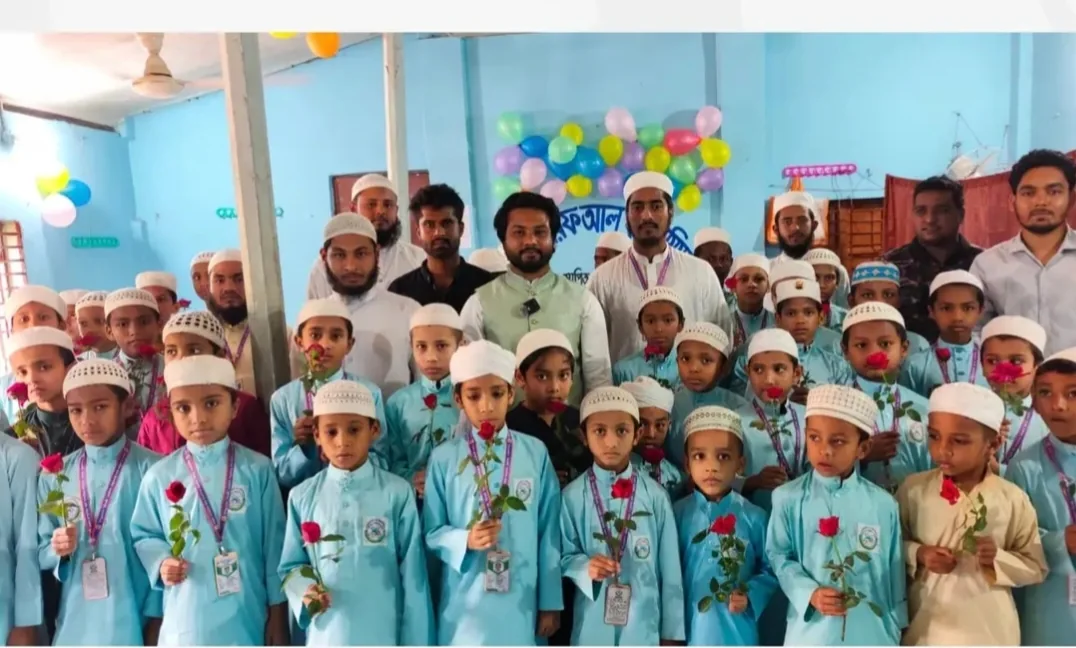মাদ্রাসা শিক্ষার্থীদের সাথে জন্মদিন উদযাপন পারভেজ আহমেদের
