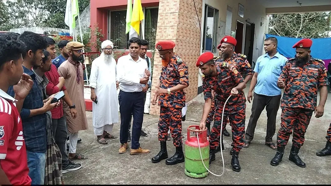 ফুলপুরে ফায়ার সার্ভিস ও সিভিল ডিফেন্স সপ্তাহ-২০২৬ উদ্বোধন