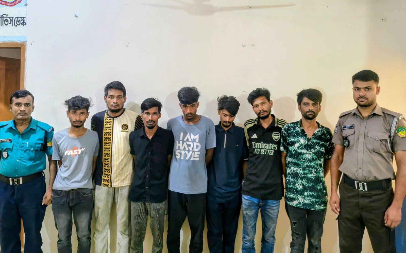 টঙ্গী পশ্চিম থানার বিশেষ অভিযানে ছিনতাইকারী, পরোয়ানাভুক্ত আসামিসহ ১০ জন গ্রেপ্তার